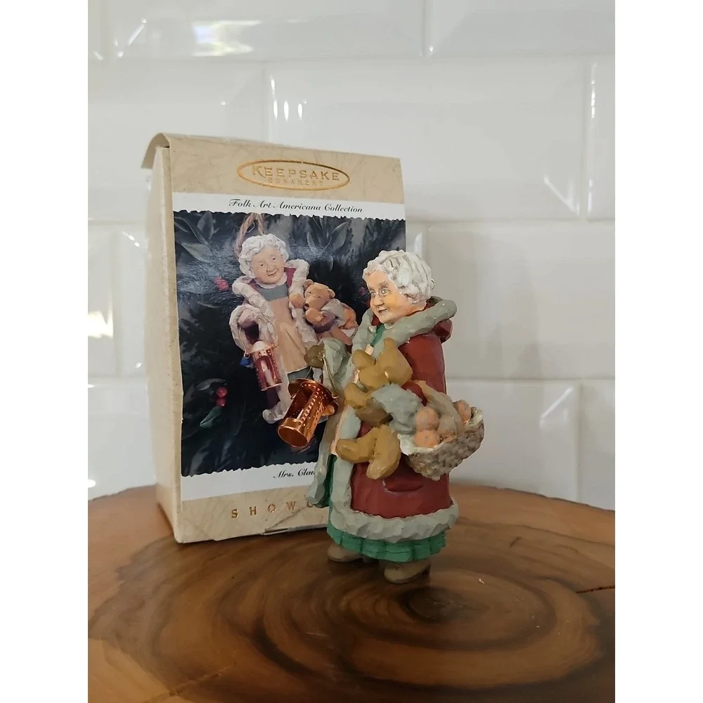 1996 Hallmark Mrs Claus Showcase Christmas Keepsake Ornament‎ NIB Folk Art